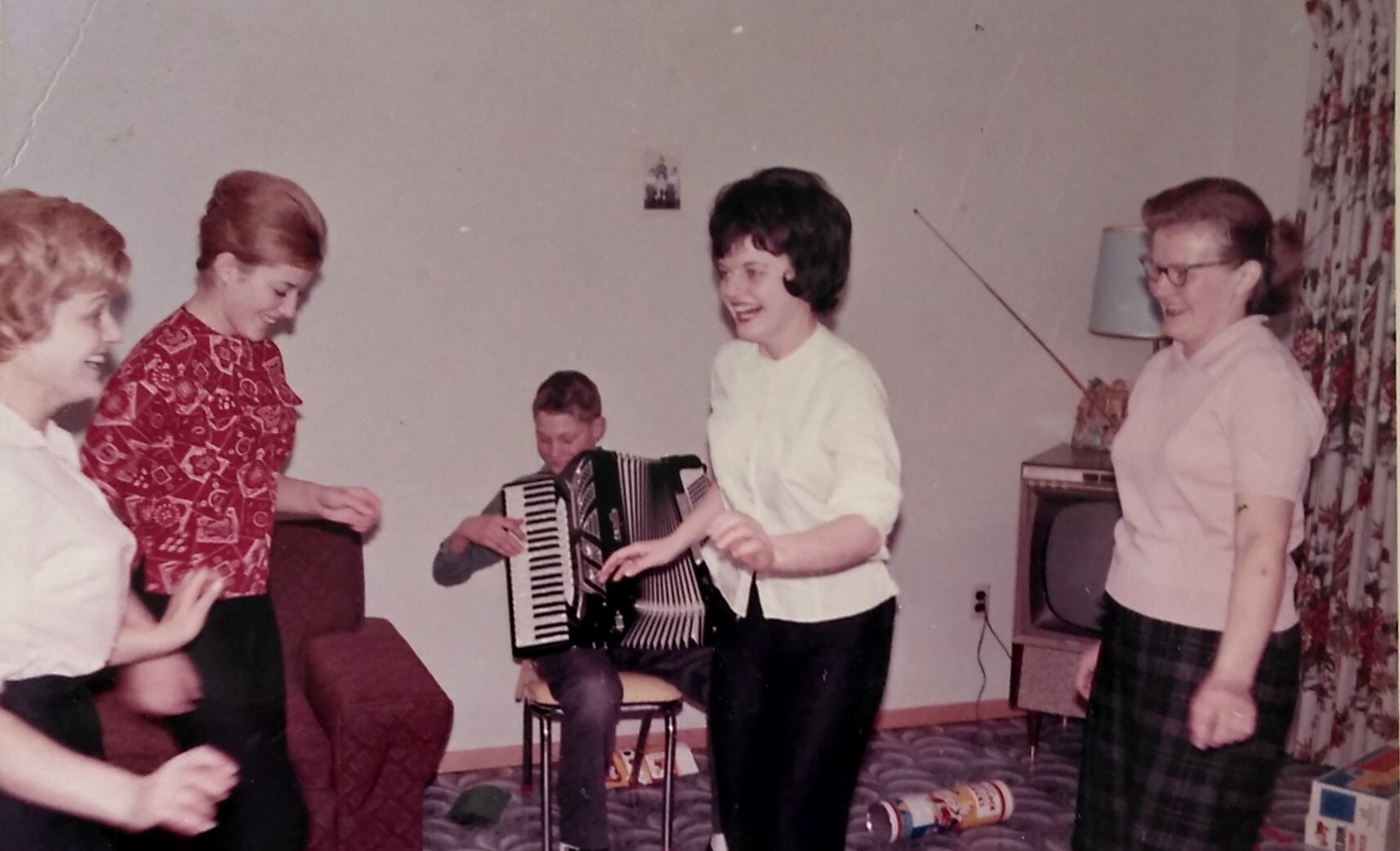 2020-11-08-bob-accordion-dancing-img-20201105-111201573-hdr.jpg
