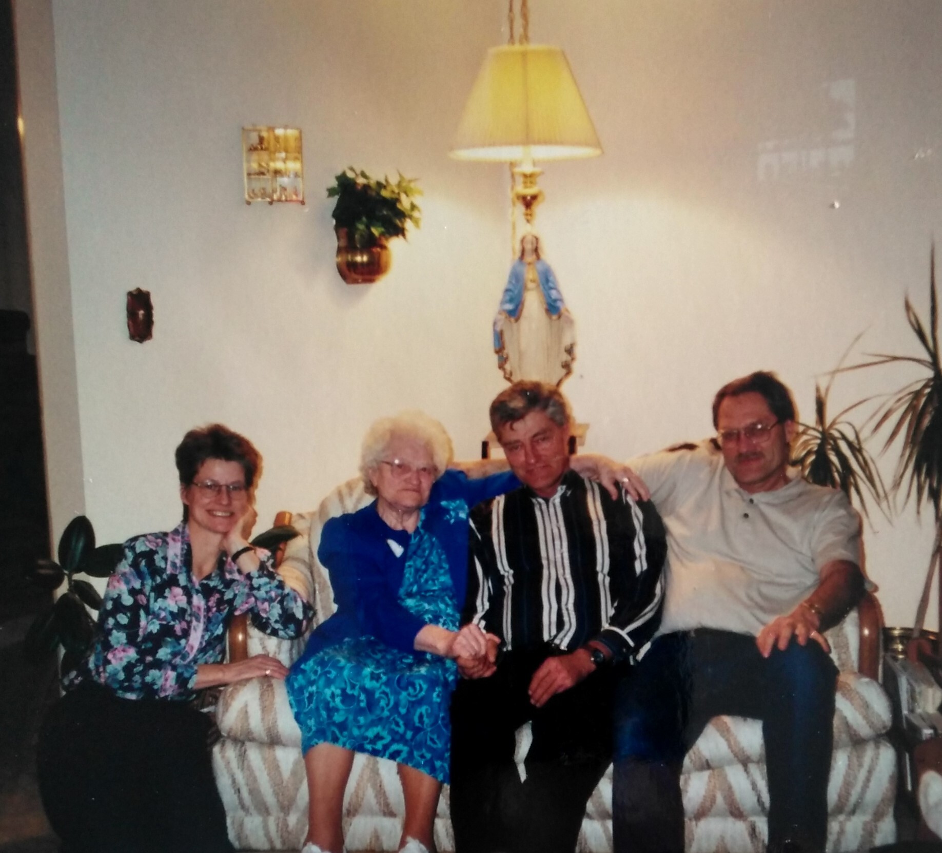 2020-11-08-darlene-agatha-cyril-bob-1999-img-20201105-121743272-hdr.jpg